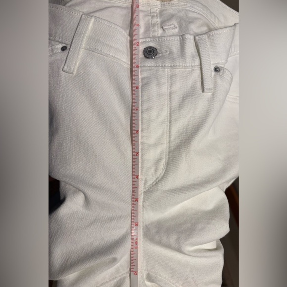 Levi’s Women’s 318 High Rise Shaping Wide Leg Jeans in White, Size 31 - Picture 8 of 10